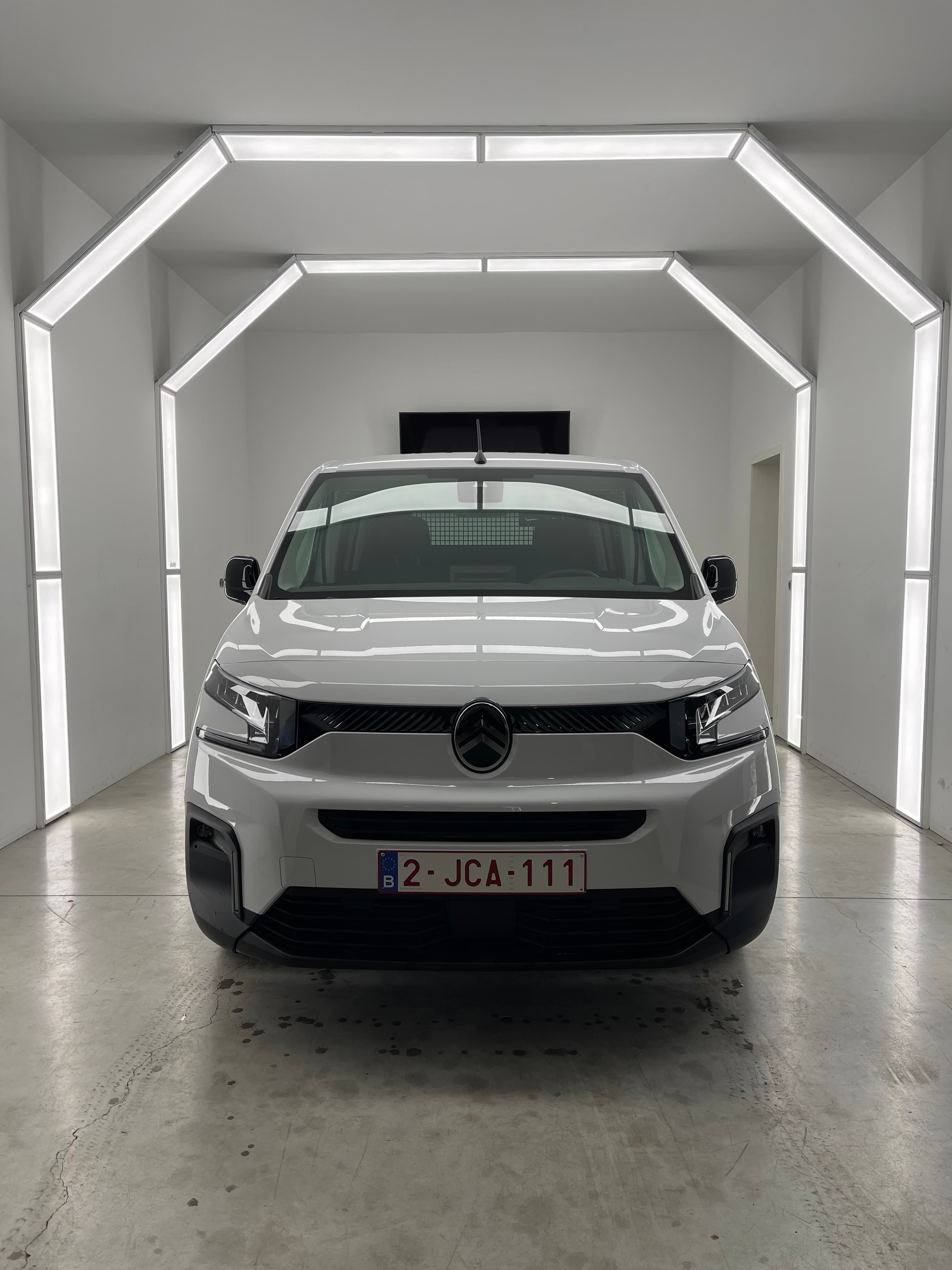 Véhicule après entretien complet dans l'atelier Cover'A