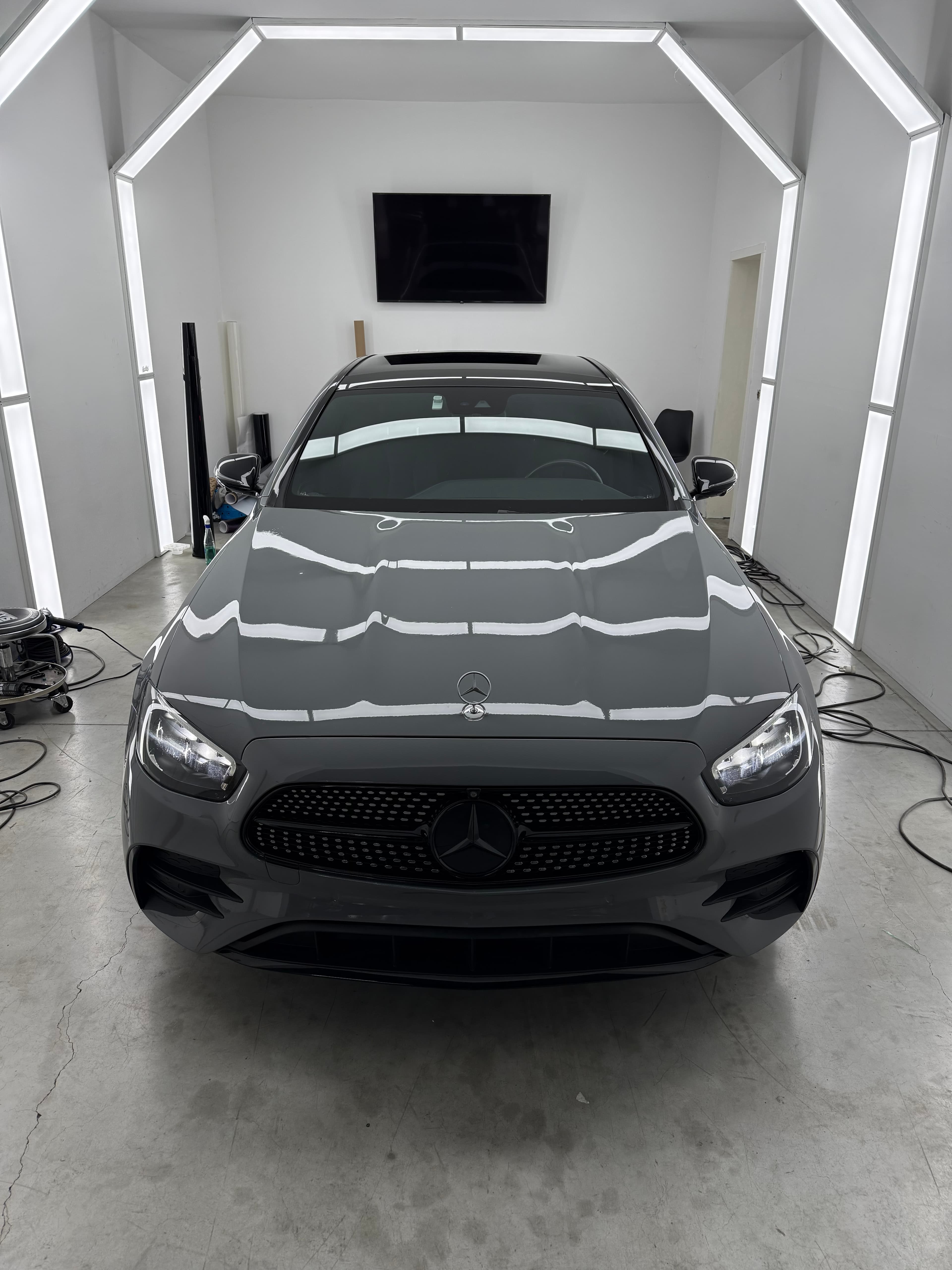 Mercedes avec protection PPF dans l'atelier Cover'A